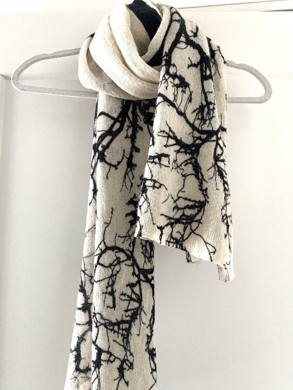 Tilo Ivory and Black Cashmere Scarf